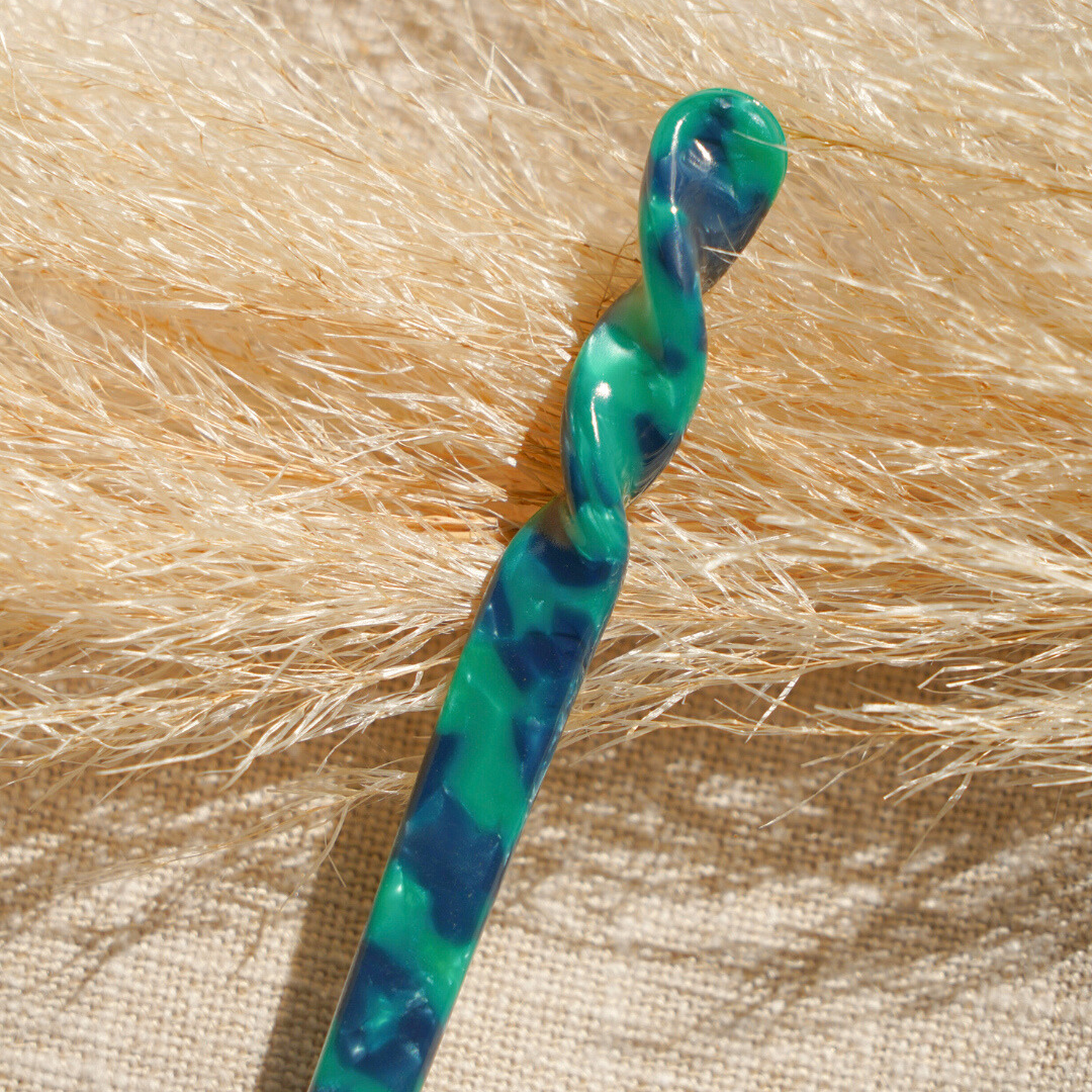 Pic à chignon Leo Vert – Image 2